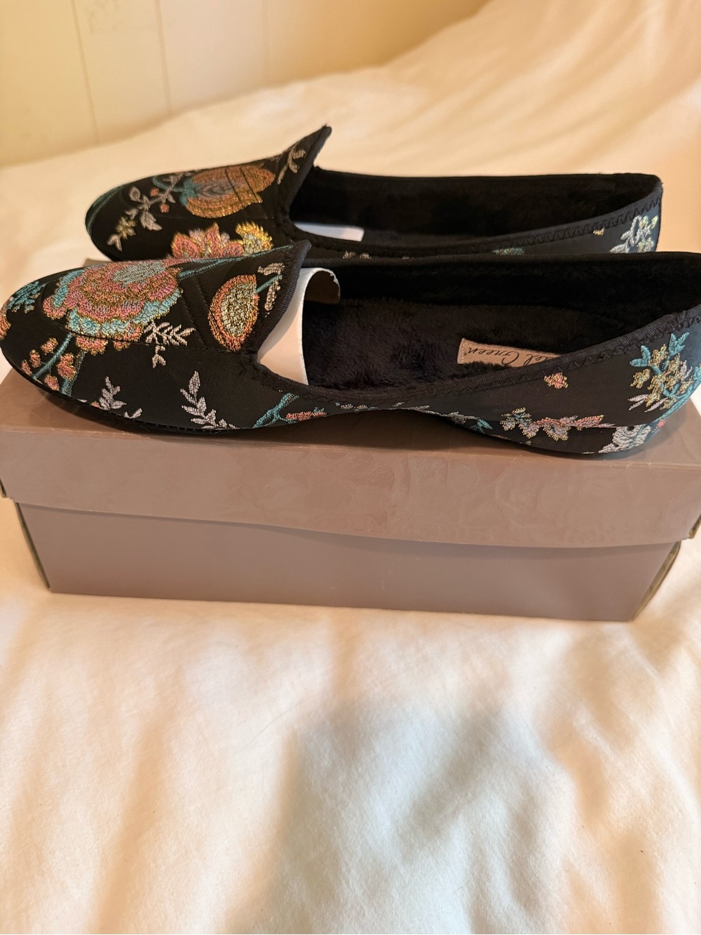 Daniel Green Meg Women's Black Brocade House Slippers Size 8 - Picture 5 of 6